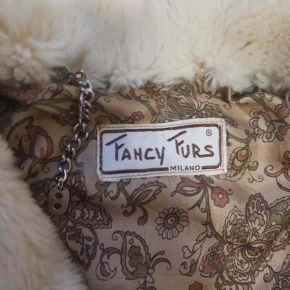 🔴LOWEST!🍁Vintage Milano M, Luxurious Faux Fur Oversized Coat! - Picture 10 of 16